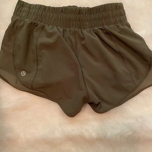 lululemon hotty hot shorts